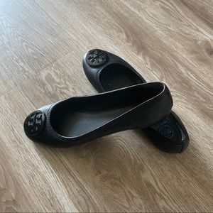 Tory Burch black leather flats